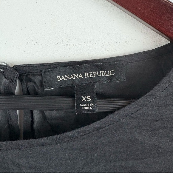 Banana Republic Scalloped Lace Black Blouse Shirt Top Size XS Festive Holiday - Picture 5 of 7